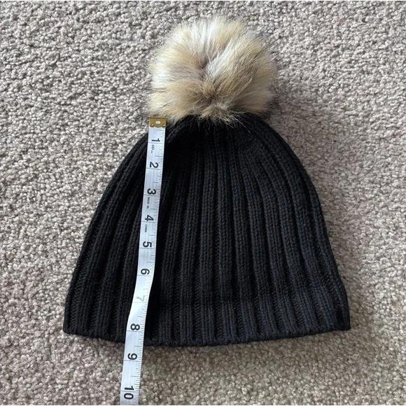 J Crew Womens One Size Black Ribbed Knit Hat Faux Fur Pom Wool Blend‎ Neutral - Picture 6 of 6
